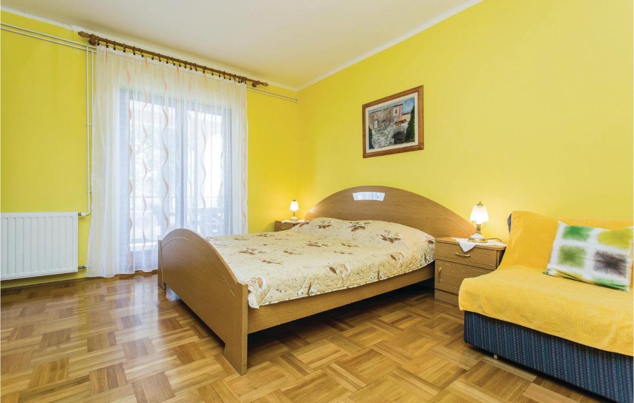 Stunning Apartment In Krk With Kitchen Krk Town Exterior foto