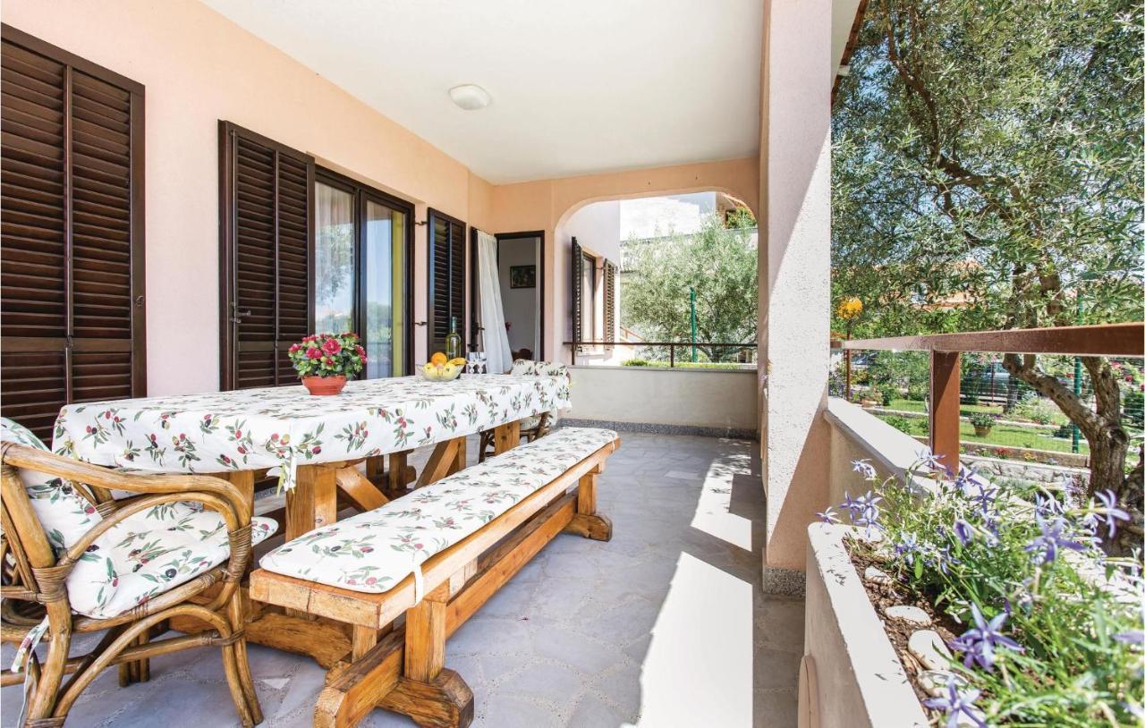 Stunning Apartment In Krk With Kitchen Krk Town Exterior foto